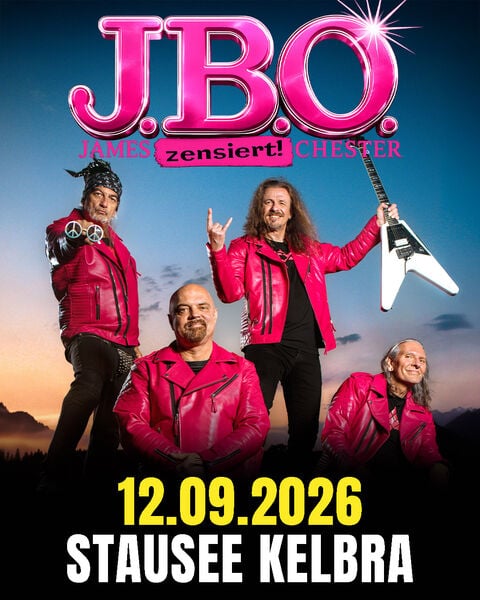 J.B.O. Band bei Emmenrausch 2026 mit Gitarren und Musikern.